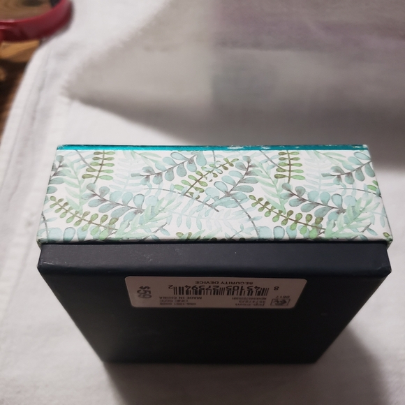 Beautiful Faux Pearl Bracelet and Pierced Earrings with posts by Crystal Kingdom - Picture 8 of 8